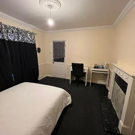 Private In A Shared House 115/1 * Bristol