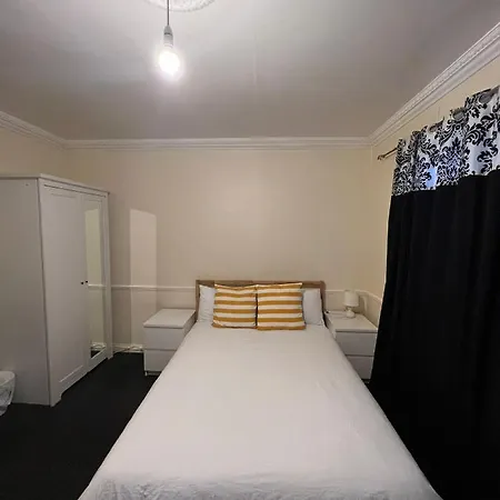 Private In A Shared House 115/1 Bristol
